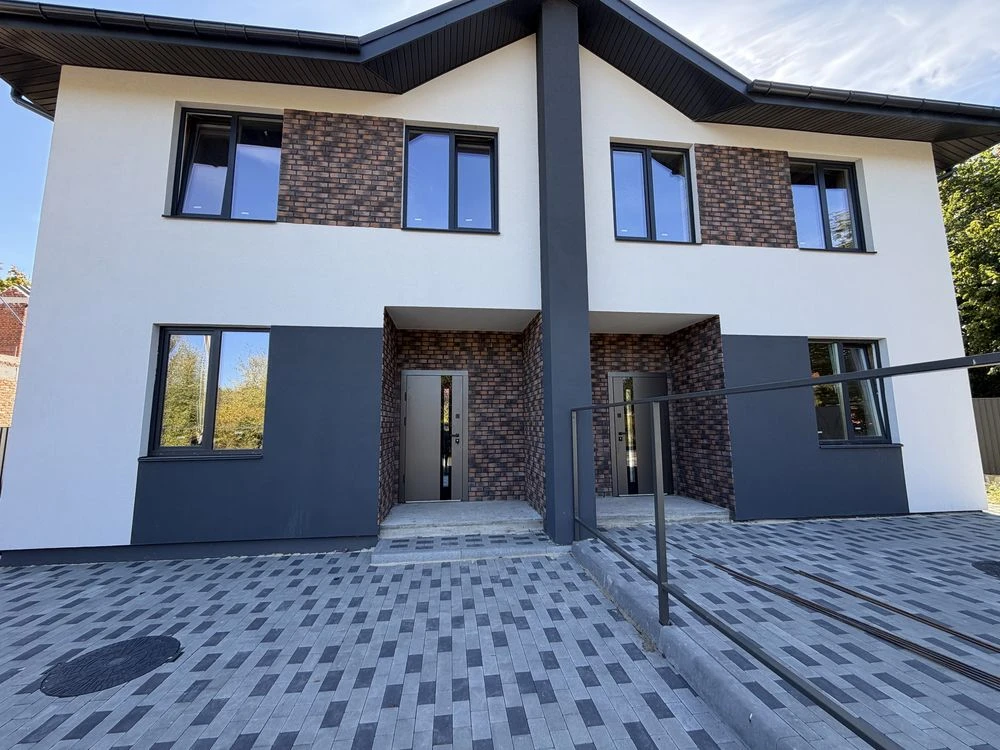 Продаж дуплекса 118м2 з ділянкою 4 сотки. Ірпінь