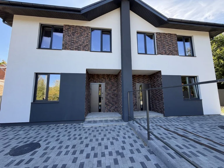 Продаж дуплекса 118м2 з ділянкою 4 сотки. Ірпінь