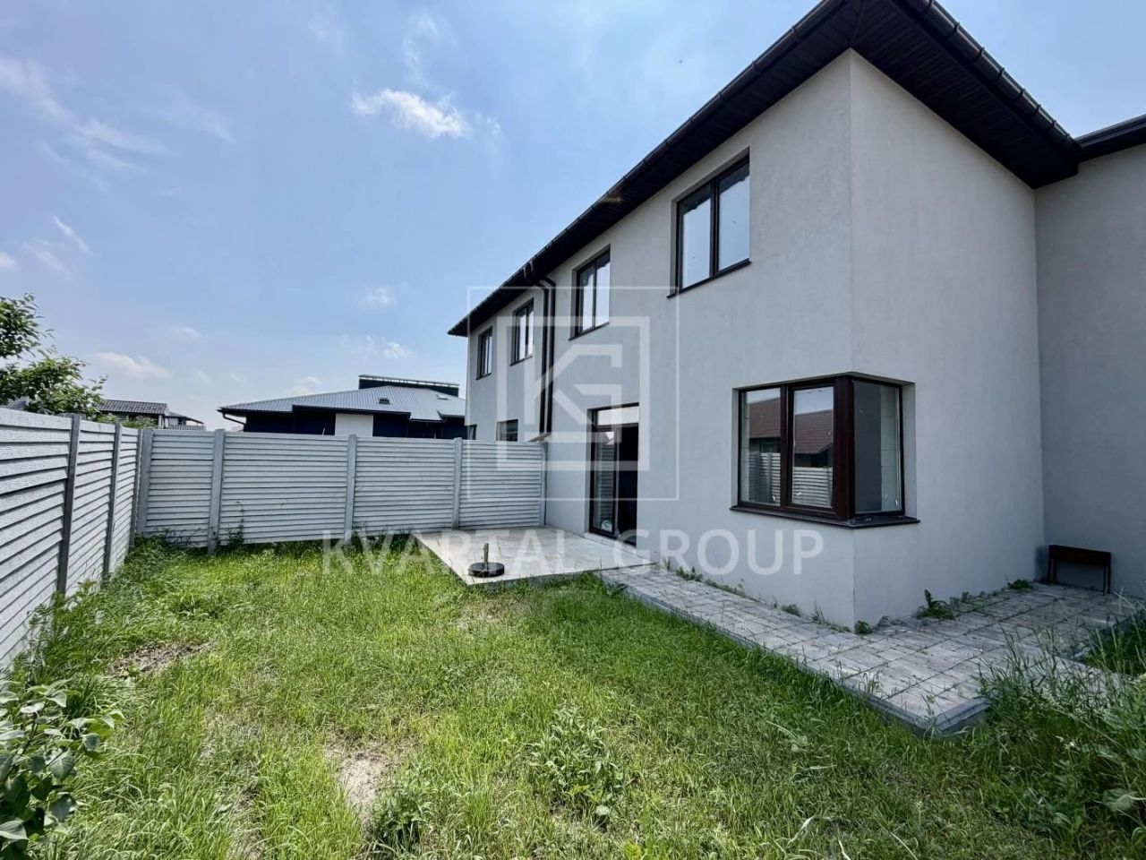 Продажа просторного дуплекса, построенного для себя