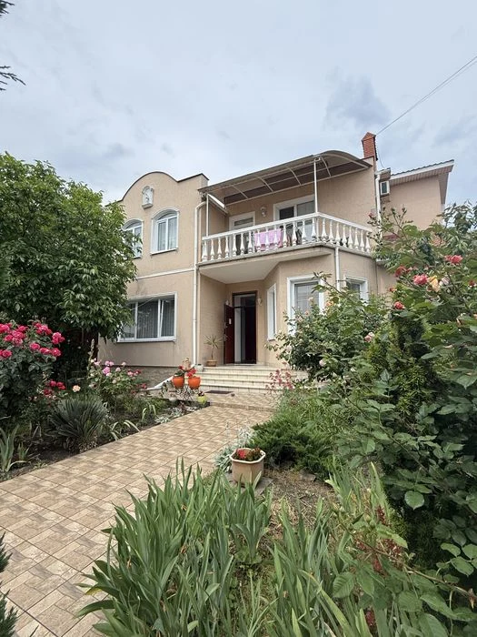 For sale house on Tolbukhina 240m2 with renovation_plot 5.5 hundred