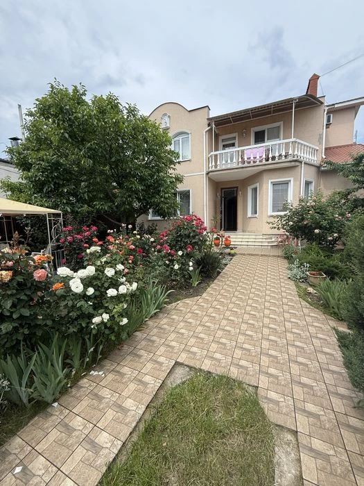 For sale house on Tolbukhina 240m2 with renovation_plot 5.5 hundred