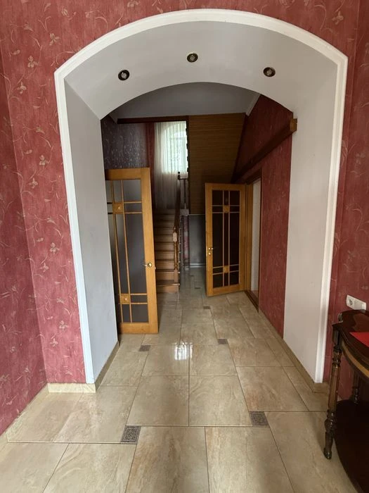 For sale house on Tolbukhina 240m2 with renovation_plot 5.5 hundred