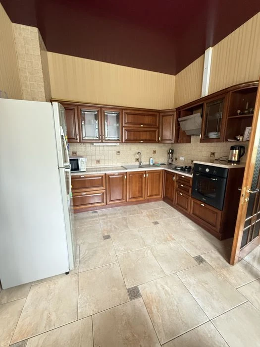 For sale house on Tolbukhina 240m2 with renovation_plot 5.5 hundred
