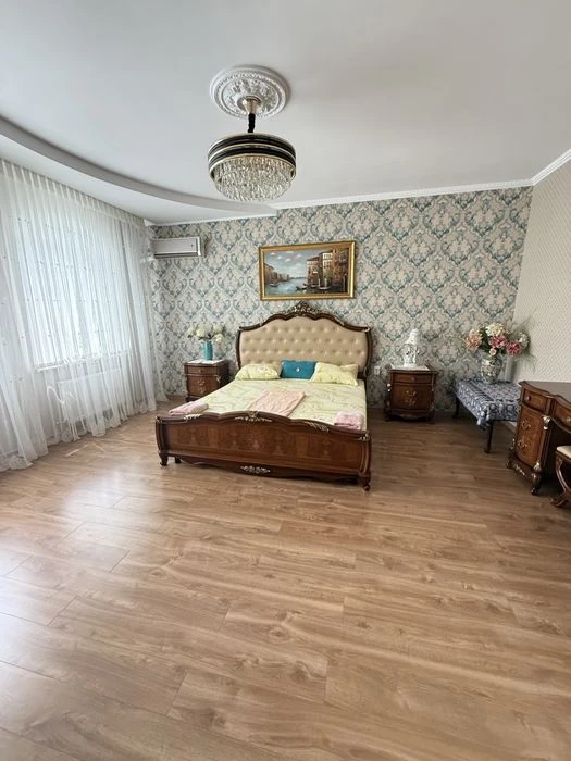 For sale house on Tolbukhina 240m2 with renovation_plot 5.5 hundred