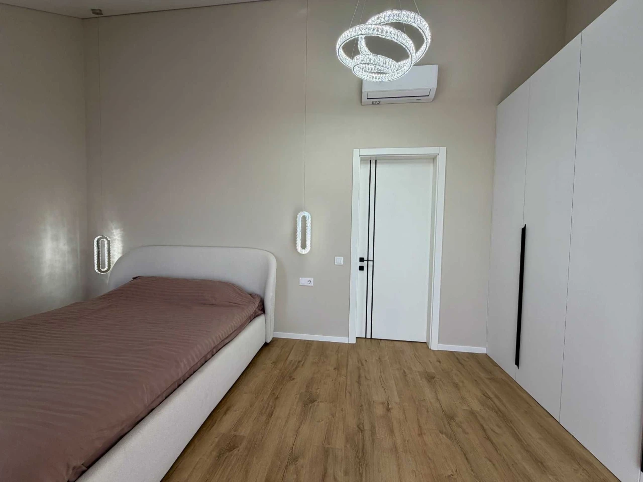 Продаж кутового таунхауса в Ірпені  КМ Loft Affair