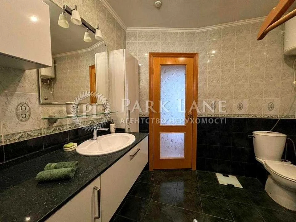 Apartment. Kyiv, Prorizna St.