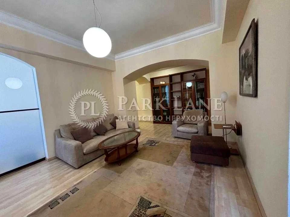 Apartment. Kyiv, Prorizna St.