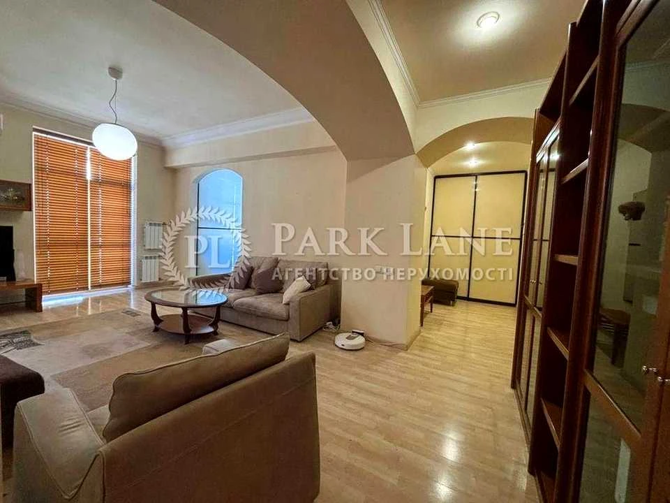 Apartment. Kyiv, Prorizna St.