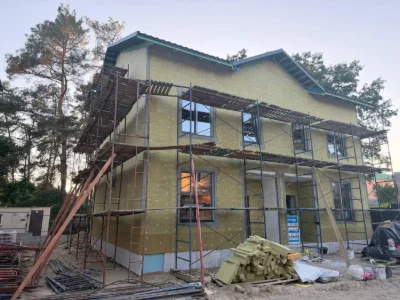 Продам дуплекс 140 метрів біля Академії. Газ! Без комісії !