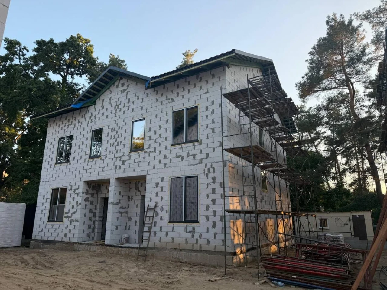 Продам дуплекс 140 метрів біля Академії. Газ! Без комісії !