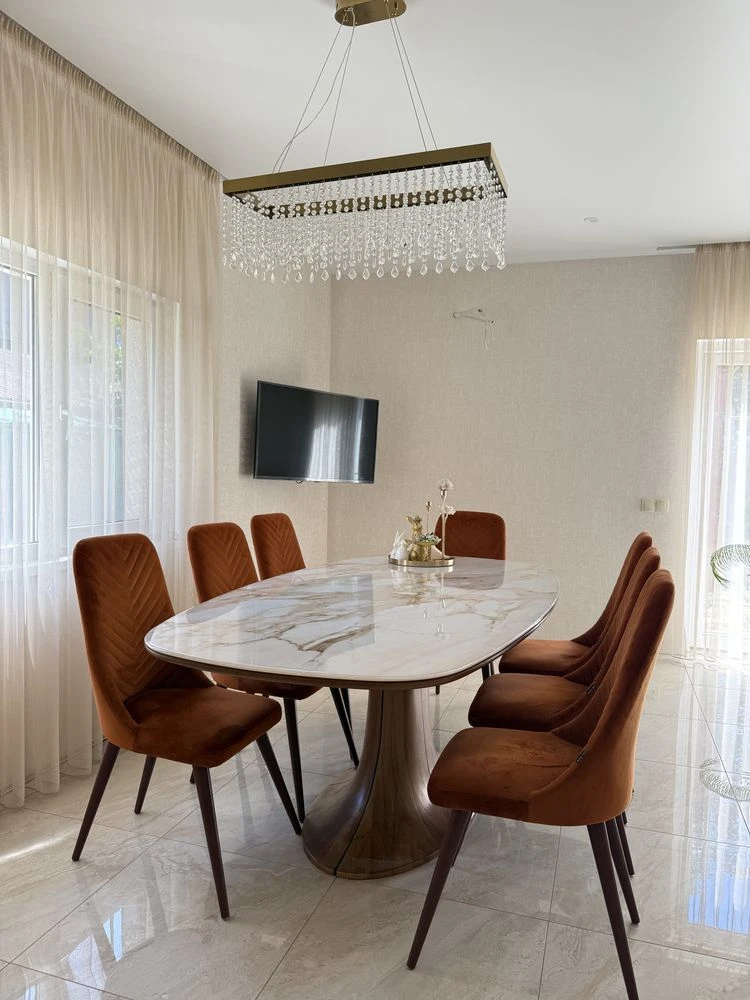 Продаж шикарний будинок на 120 м.кв. з ремонтом, двір 3 сотк