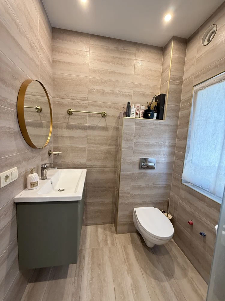 Продаж шикарний будинок на 120 м.кв. з ремонтом, двір 3 сотк