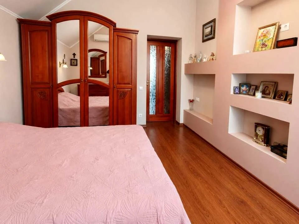 Будинок. Ірпінь, найкраща вулиця (Ломоносова)
