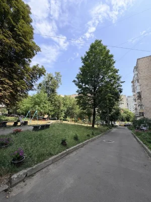 Продаж 3 кім.квартири по Київській 32