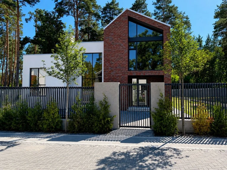 Прекрасний будинок в Ірпені! 10 соток! КМ «At HOME»