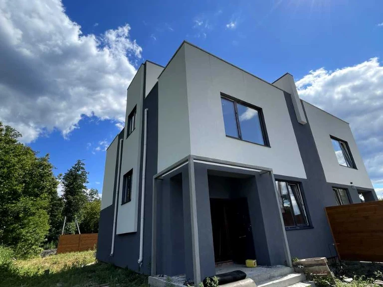 Будинок. Ірпінь, Зоряна