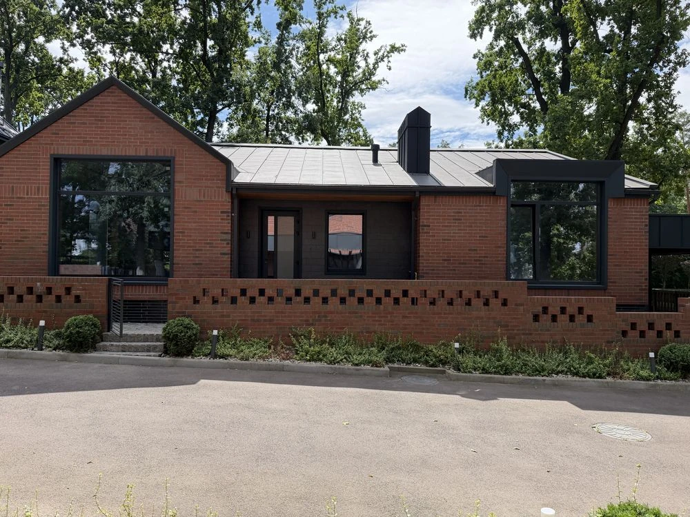 Элитный дом в Ирпене! Закрытый КМ в дубовом лесу