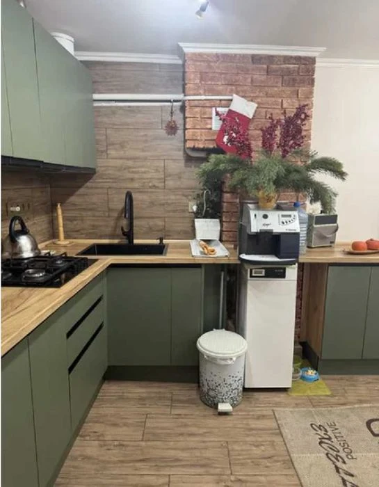 (13) I will sell a solid house in Odessa