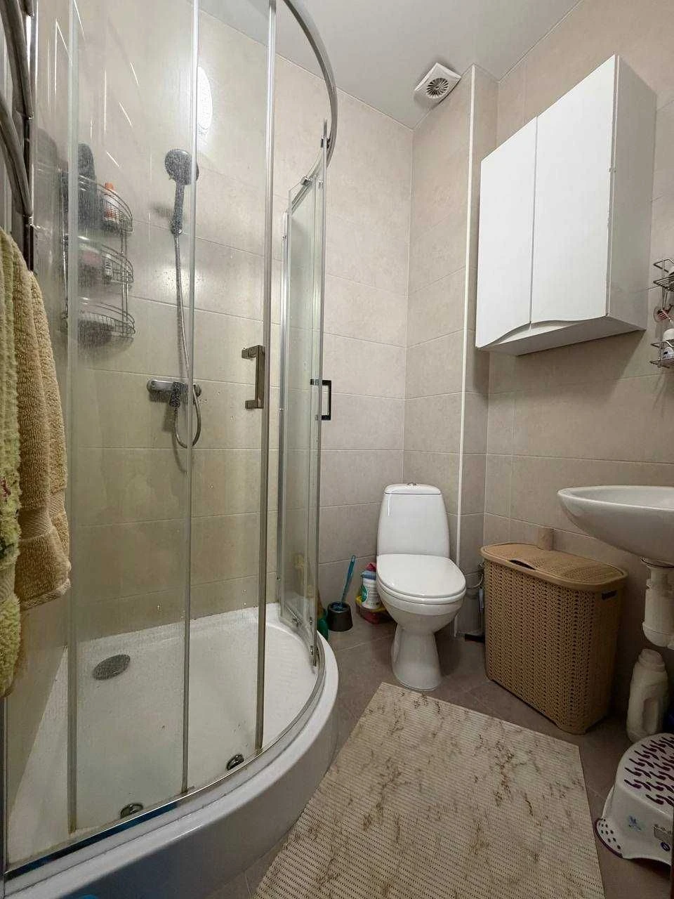 Продаж таунхауса 110м2 з ремонтом в Ірпені, 1 сотка, Стоянка