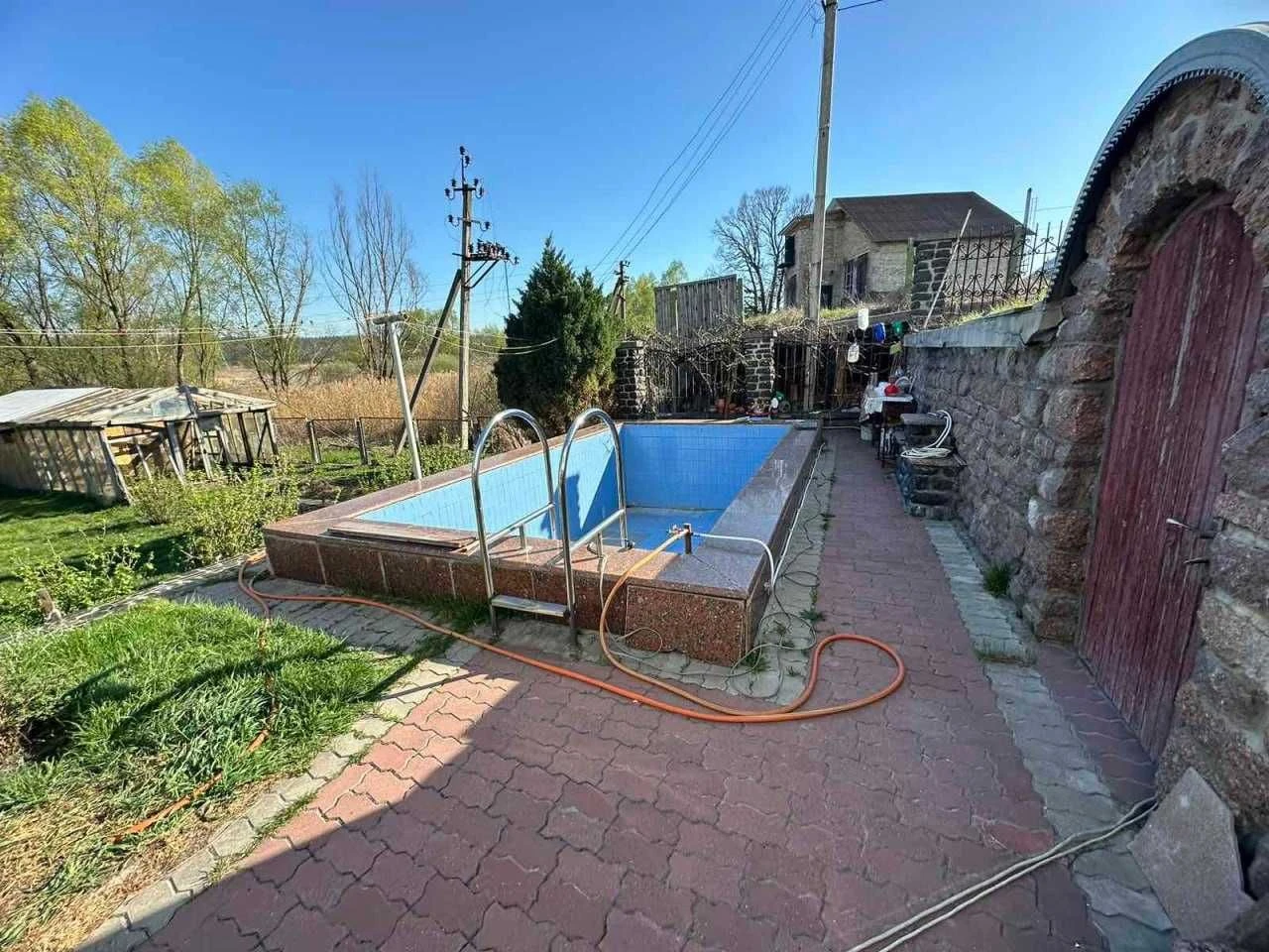 Продаж триповерхового будинку в Ірпені