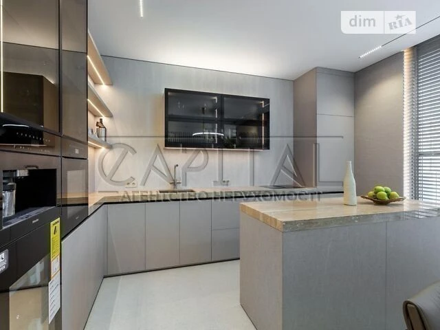 Sale of 4-room apartment 130 sq. m. on Andriy Verkhoglyada St. 19A •