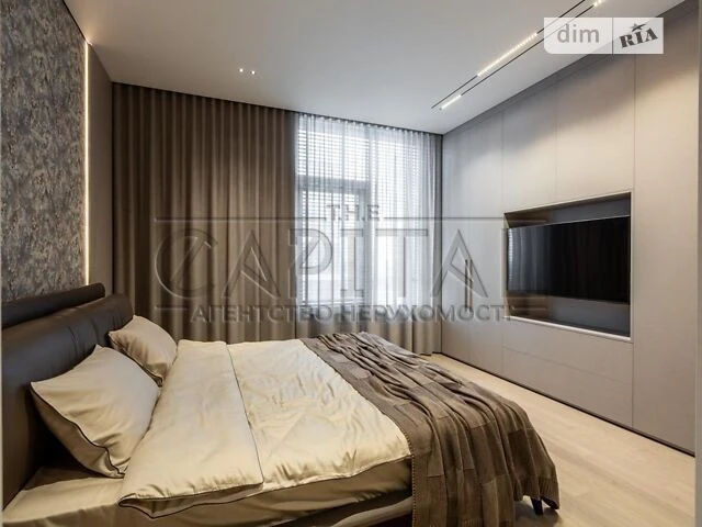 Sale of 4-room apartment 130 sq. m. on Andriy Verkhoglyada St. 19A •