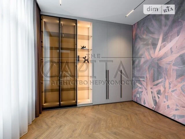 Sale of 4-room apartment 130 sq. m. on Andriy Verkhoglyada St. 19A •