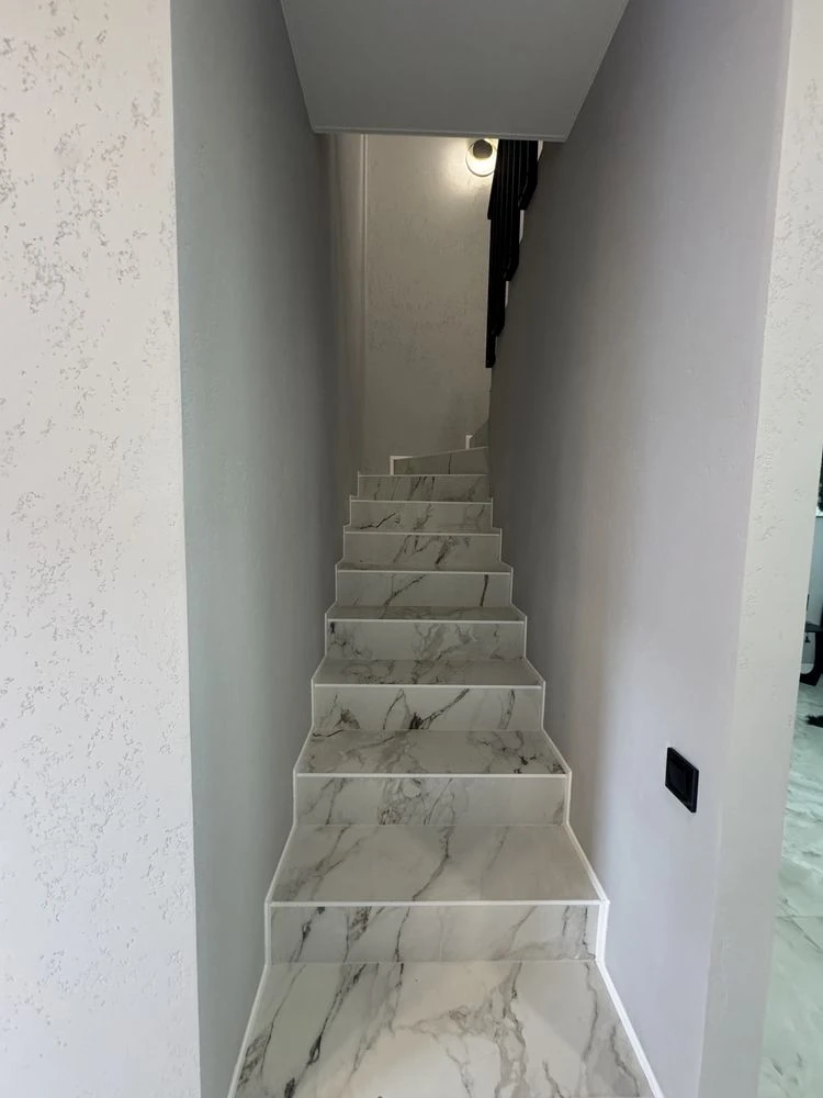 No commission. Ready townhouse 110sqm for a large family, furniture+included