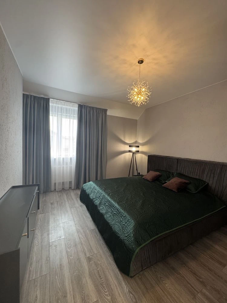 No commission. Ready townhouse 110sqm for a large family, furniture+included