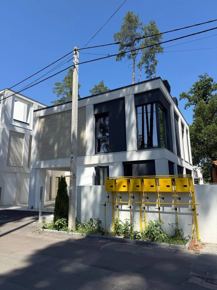 Будинок в Ірпені, газ, центр.комунікації, чистове оздоблення
