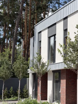 Продаж таунхауса в закрытом котеджном поселке в окружении