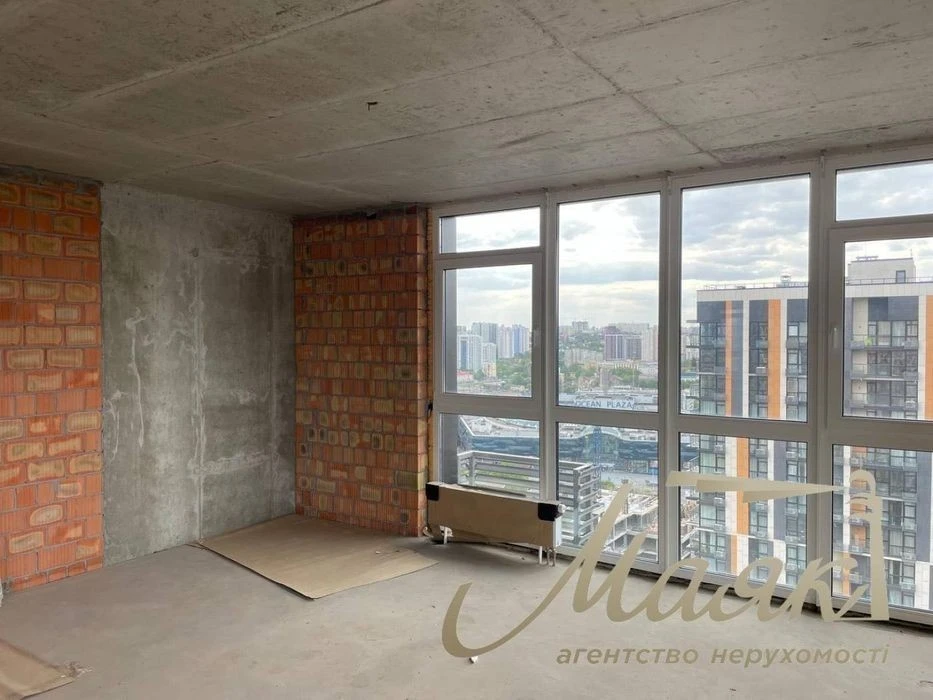 Sale of a view apartment, without renovation, 165 m2 with a terrace Fran