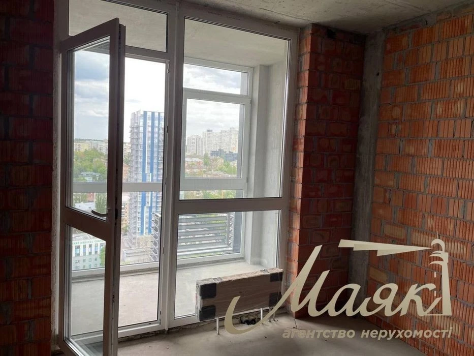 Sale of a view apartment, without renovation, 165 m2 with a terrace Fran
