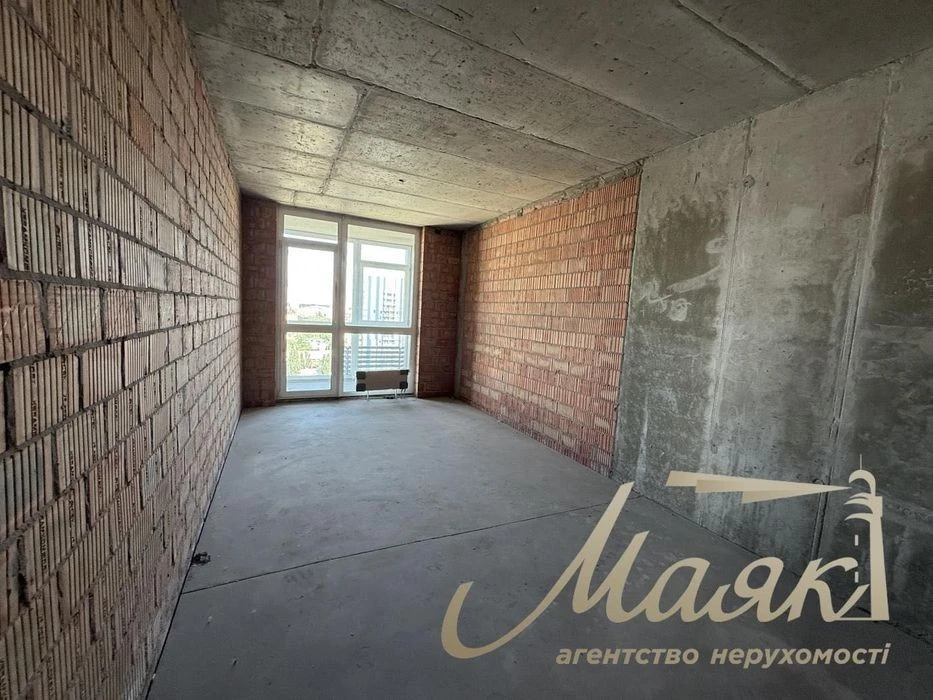 Sale of a view apartment, without renovation, 165 m2 with a terrace Fran