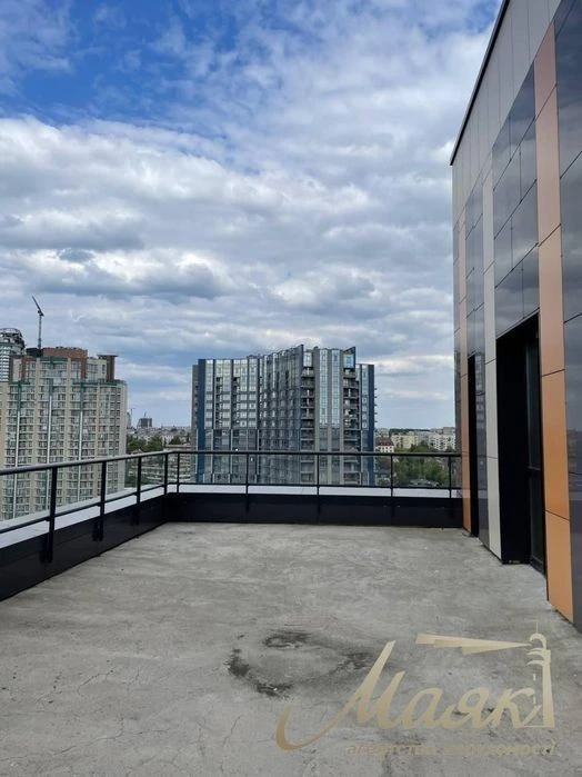 Sale of a view apartment, without renovation, 165 m2 with a terrace Fran