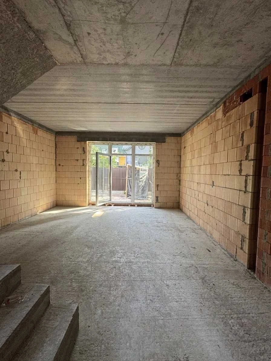 Side townhouse - center in Irpin! Gas, central utilities