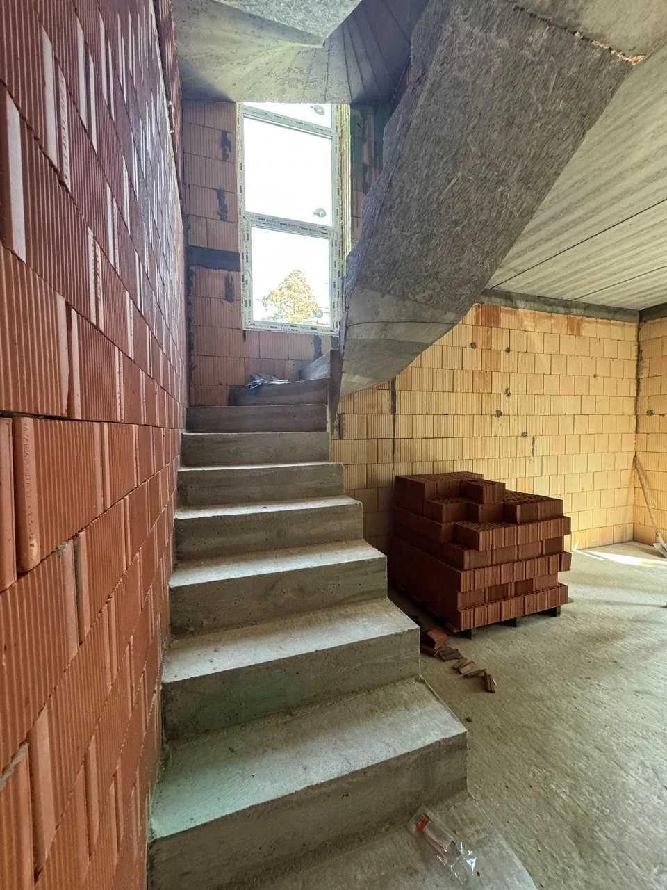 Side townhouse - center in Irpin! Gas, central utilities