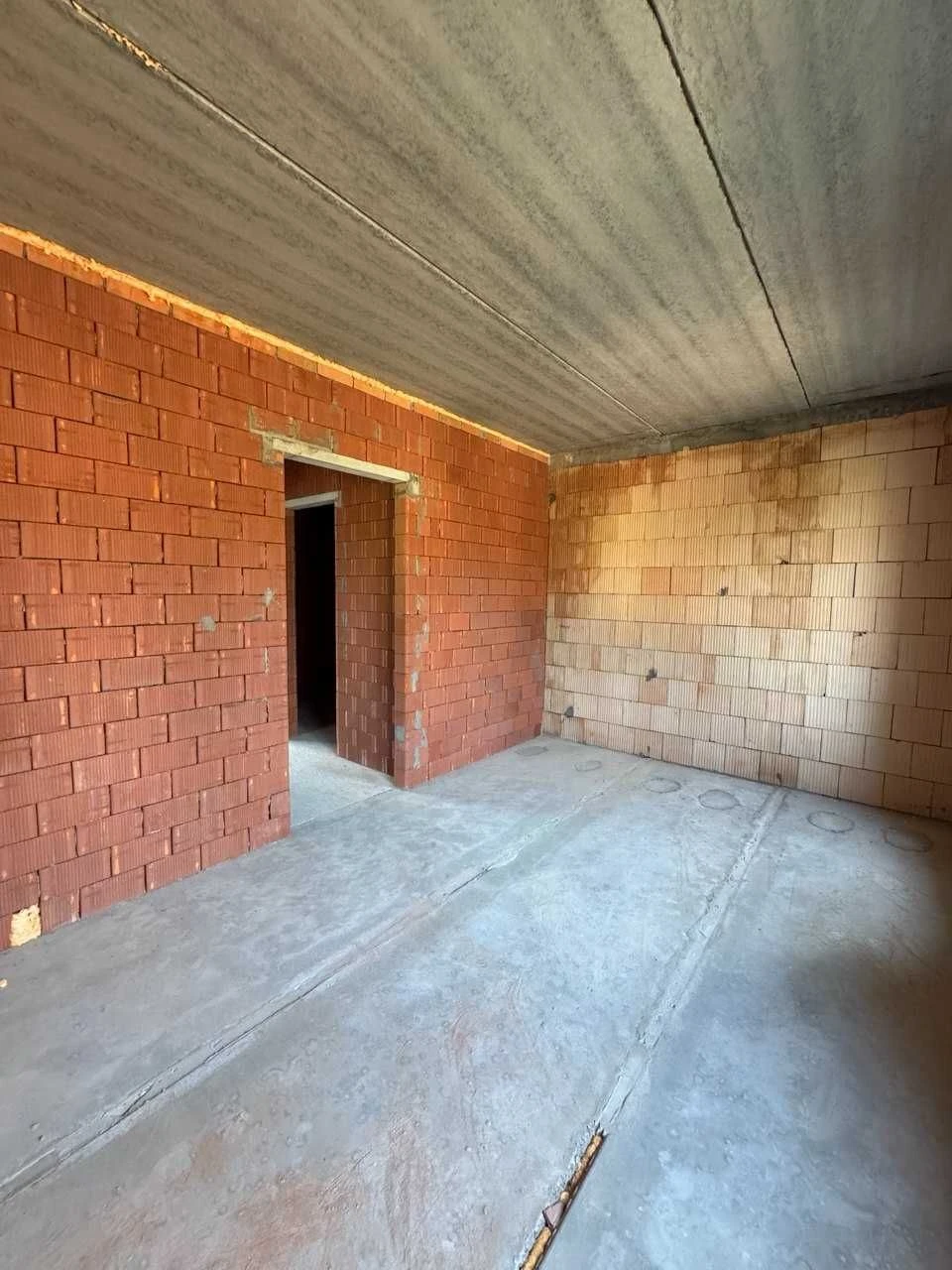 Side townhouse - center in Irpin! Gas, central utilities