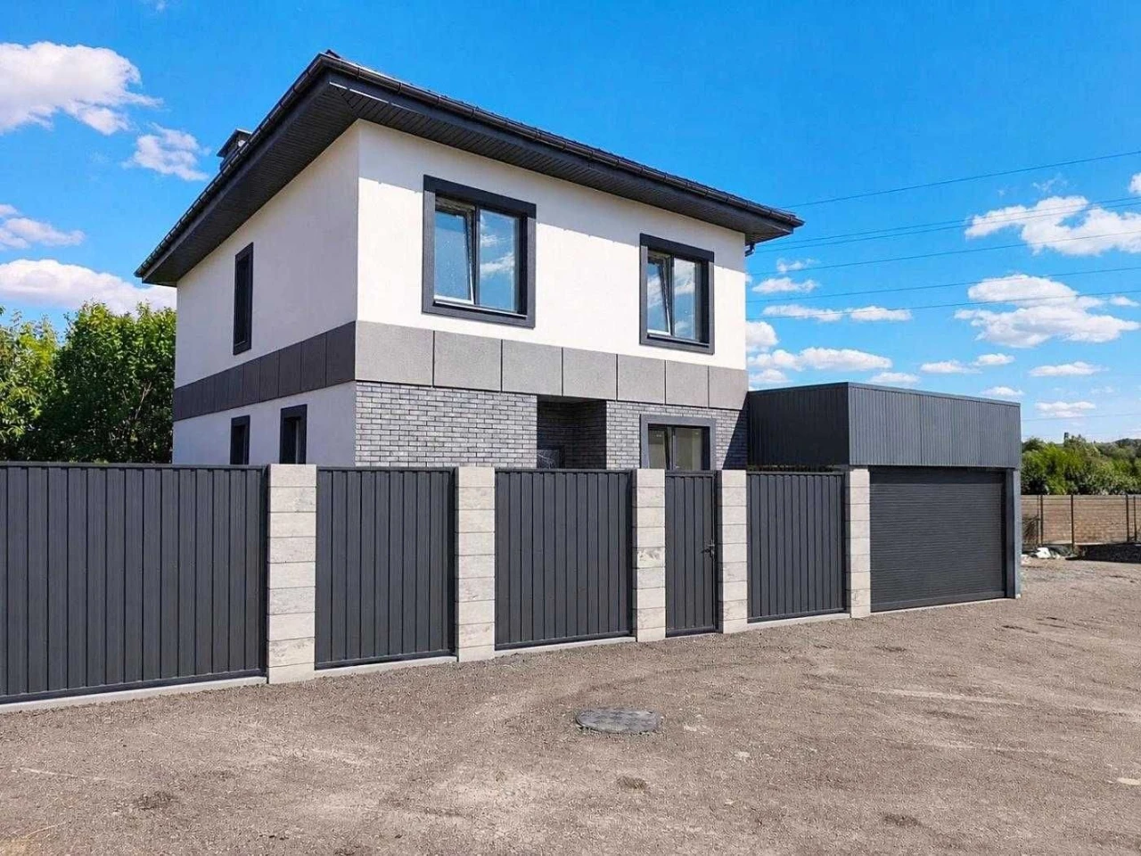 House 4 rooms | Gas | Central communications | 3.5 acres