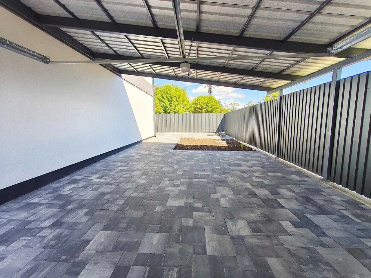 House 4 rooms | Gas | Central communications | 3.5 acres