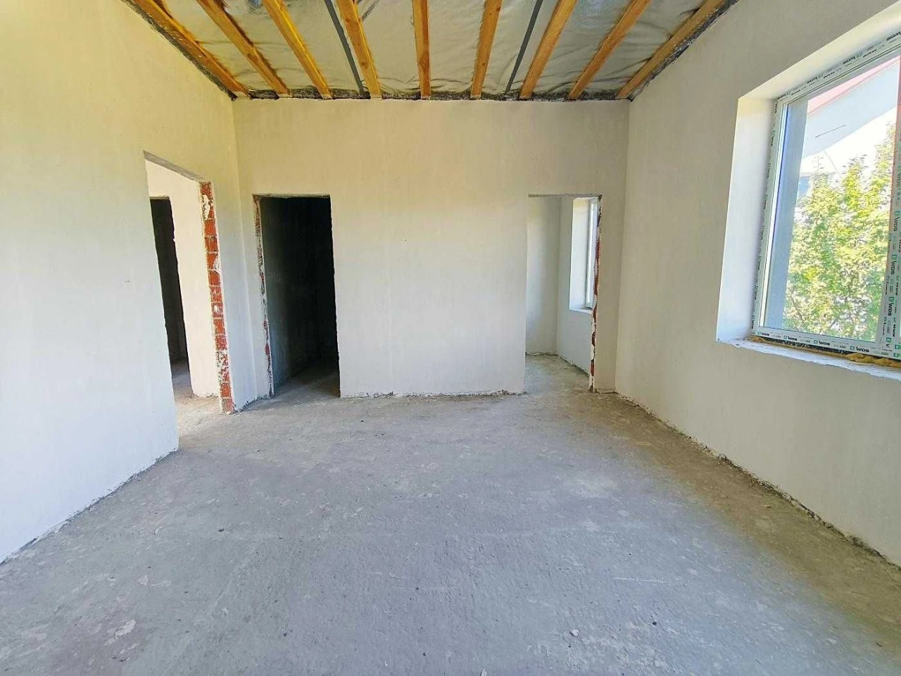 House 4 rooms | Gas | Central communications | 3.5 acres