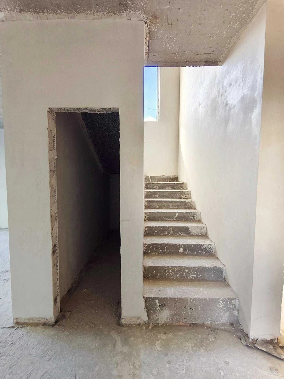 House 4 rooms | Gas | Central communications | 3.5 acres