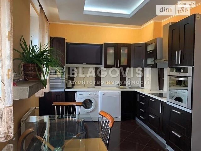 Sale of 2-room apartment 80.2 sq. m. on Mytropolyta Andriya Shep St.