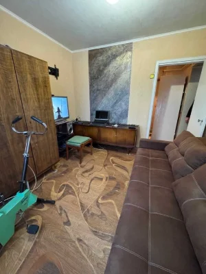Two-room apartment for sale near the metro station on Aerok Avenue.