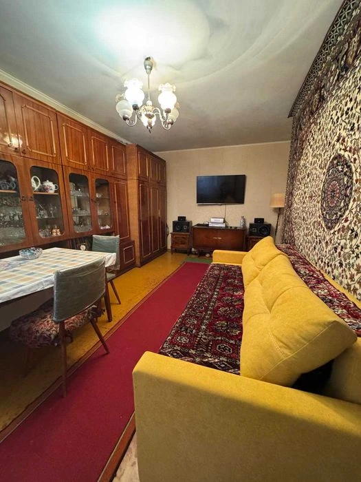 Two-room apartment for sale near the metro station on Aerok Avenue.