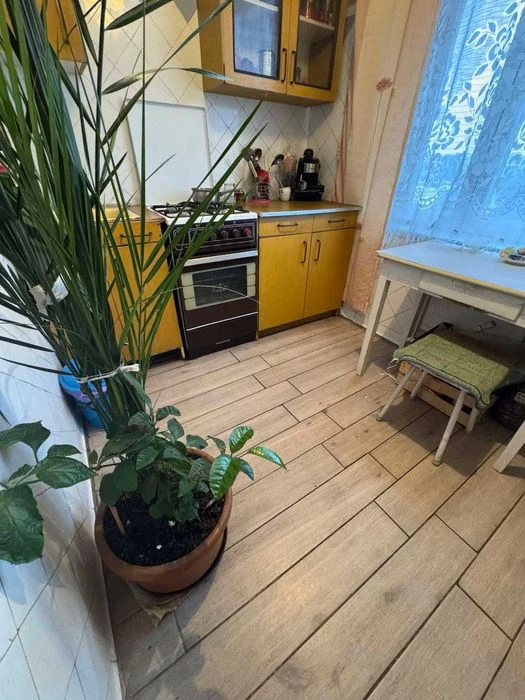 Two-room apartment for sale near the metro station on Aerok Avenue.