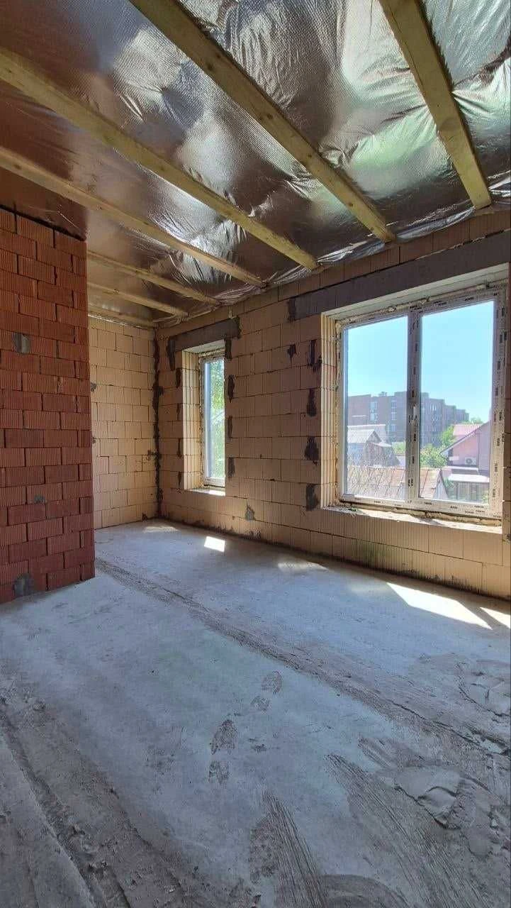 Кутовий таунхаус 90 м² на вул. Вінграновського, Ірпінь — продаж