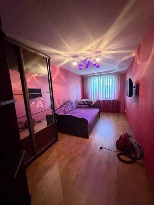 Продам 3-ком. с ремонтом, левый берег