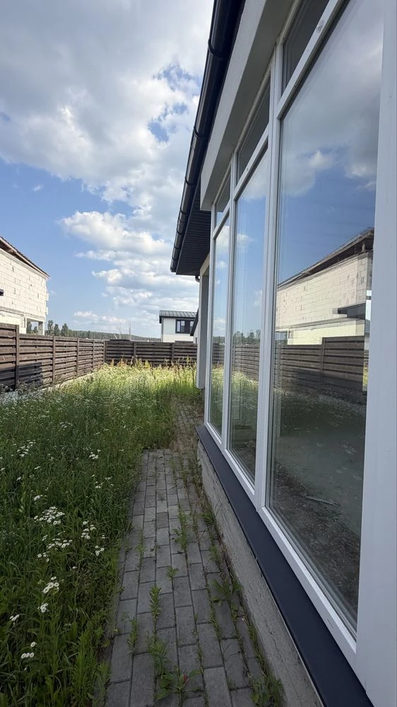 Modern house with initial renovation in the Kyiv suburbs