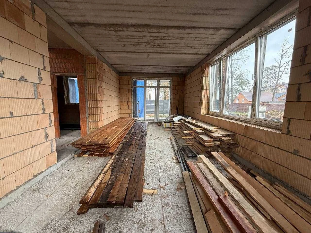 Якісний будинок в центрі м. Ірпінь | 140 м² | 6 соток | 4 кі